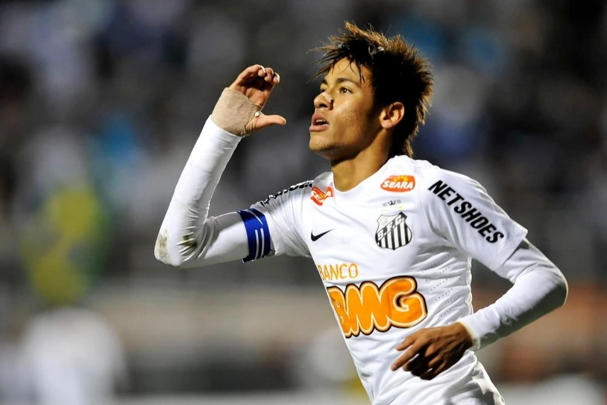 Neymar bị cho là gian dối khi chuyển từ Santos về chơi bóng cho Barca. Ảnh: CGI. Neymar bị cho là gian dối khi chuyển từ Santos về chơi bóng cho Barca. Ảnh: CGI.