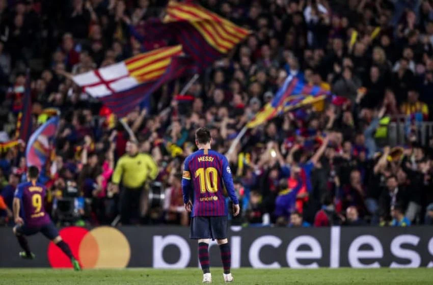 Messi từng ngậm ngùi chia tay Barca do đội bóng không đủ kinh phí giữ chân anh. Ảnh: CGI. Messi từng ngậm ngùi chia tay Barca do đội bóng không đủ kinh phí giữ chân anh. Ảnh: CGI.