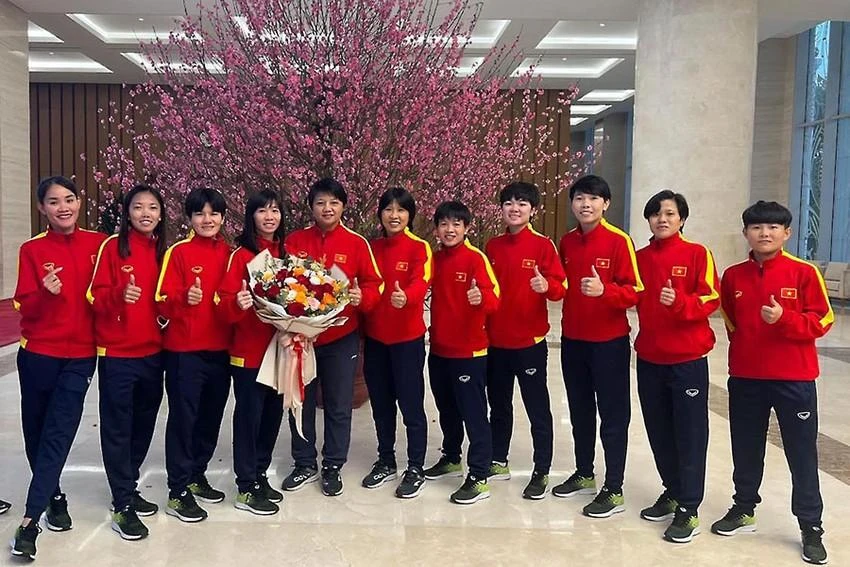 ... và sản sinh ra nhiều HLV, cầu thủ xuất sắc, cung cấp cho đội tuyển nữ quốc gia. ... và sản sinh ra nhiều HLV, cầu thủ xuất sắc, cung cấp cho đội tuyển nữ quốc gia.