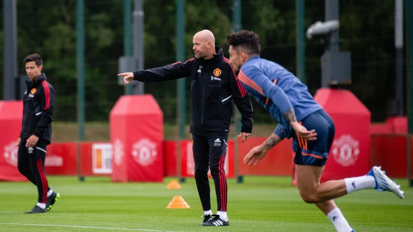 HLV Ten Hag củng cố đội hình trước trận đại chiến với Liverpool. Ảnh: CGI. HLV Ten Hag củng cố đội hình trước trận đại chiến với Liverpool. Ảnh: CGI.