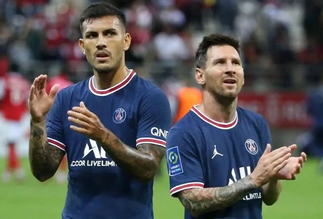 Messi chúc bạn hiền Paredes thành công ở môi trường mới. Ảnh: CGI.