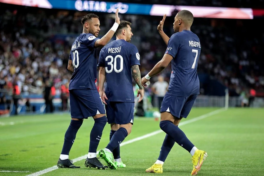 Tiền đạo người Brazil hạnh phúc khi sát cánh với Messi và Mbappe trong màu áo PSG. Ảnh: CGI.