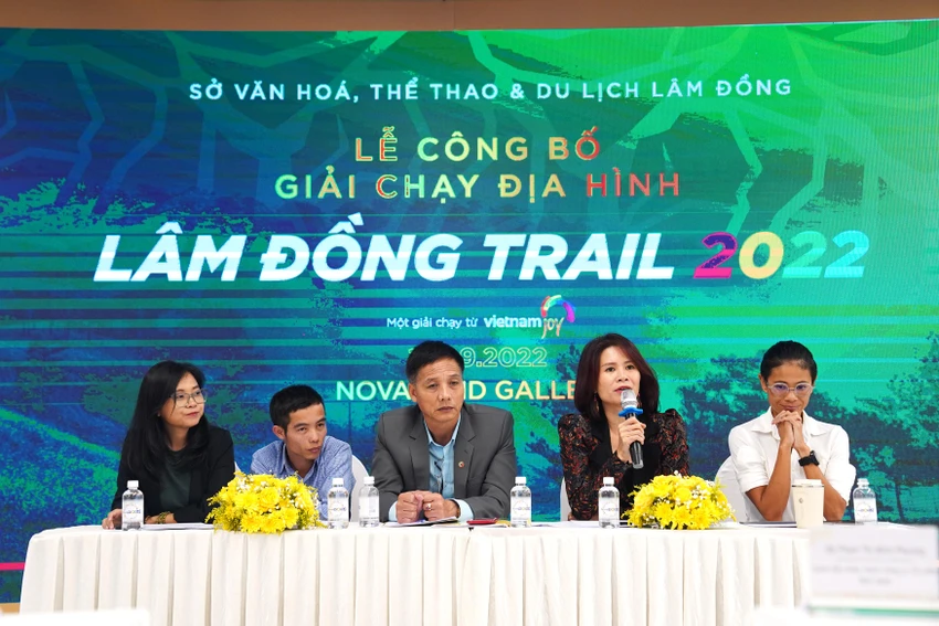 Các nhà tổ chức chuyên nghiệp lần đầu tiên mang thông điệp "Về với thiên nhiên" đến với cuộc chơi lớn Lâm Đồng Trail 2022. Các nhà tổ chức chuyên nghiệp lần đầu tiên mang thông điệp "Về với thiên nhiên" đến với cuộc chơi lớn Lâm Đồng Trail 2022.