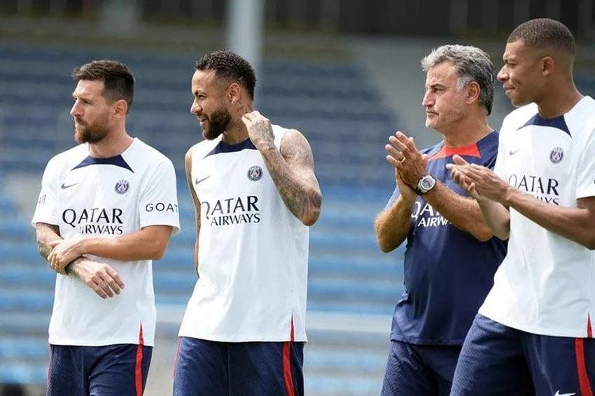 HLV Galtier đã kích thích các học trò, đặc biệt là tam giác tấn công Messi - Neymar - Mbappe biết cách phòng ngự hiệu quả. Ảnh: CGI.