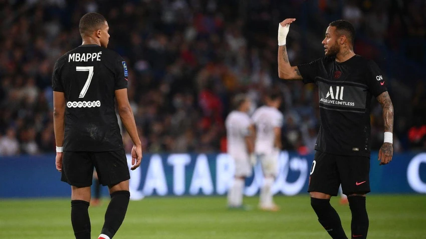 Tiền đạo trẻ người Pháp và Neymar đã xảy ra những va chạm trên sân cỏ. Ảnh: CGI. Tiền đạo trẻ người Pháp và Neymar đã xảy ra những va chạm trên sân cỏ. Ảnh: CGI.