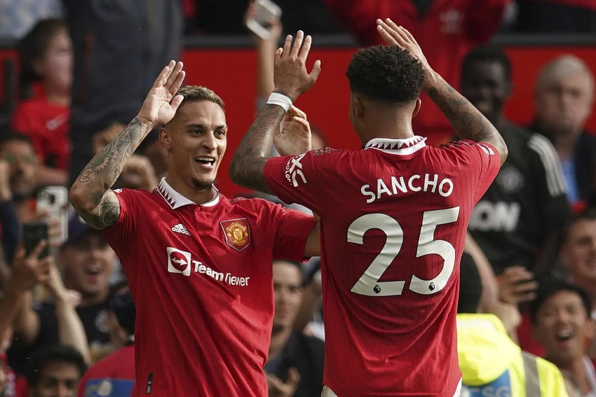 Sancho hoặc Antony có nhiều khả năng sẽ nhận chiếc áo số 7 của đàn anh Ronaldo để lại. Ảnh: CGI. Sancho hoặc Antony có nhiều khả năng sẽ nhận chiếc áo số 7 của đàn anh Ronaldo để lại. Ảnh: CGI.