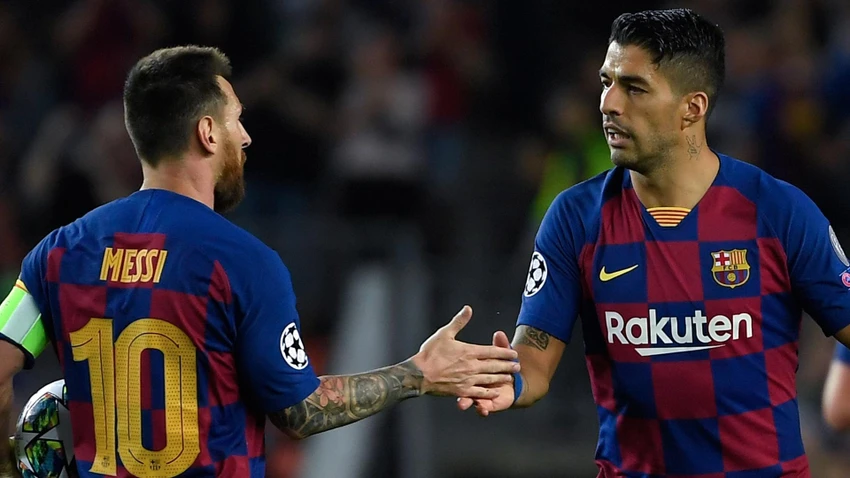 Messi và Suarez chơi rất thân hồi còn khoác chung áo Barcelona. Ảnh: CGI.
