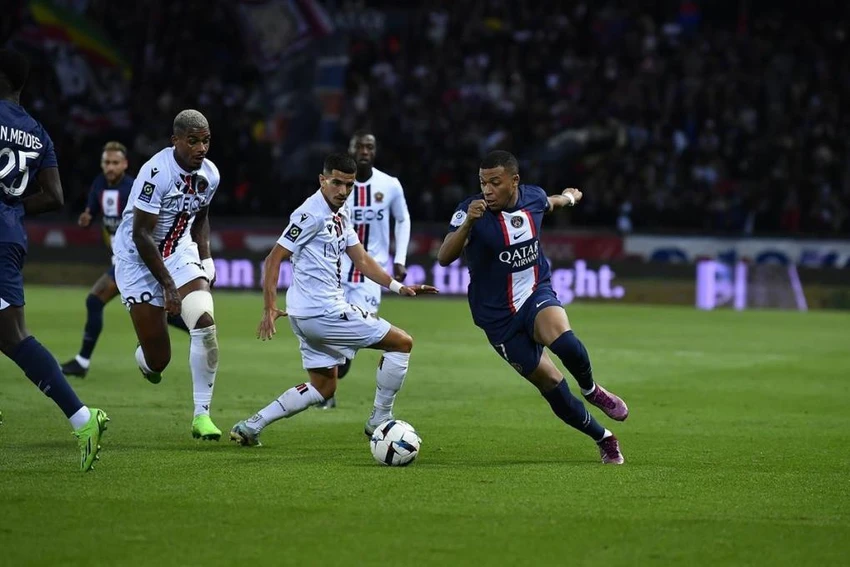 Mbappe tỏa sáng với bàn ấn định tỉ số 2-1 vào lưới Nice. Ảnh: CGI. Mbappe tỏa sáng với bàn ấn định tỉ số 2-1 vào lưới Nice. Ảnh: CGI.