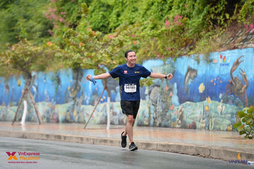 Marathon tạo cho chàng trai quê Bạc Liêu rất nhiều cảm hứng, ý chí và động lực trong cuộc sống bên cạnh việc rèn luyện cơ thể. Marathon tạo cho chàng trai quê Bạc Liêu rất nhiều cảm hứng, ý chí và động lực trong cuộc sống bên cạnh việc rèn luyện cơ thể.