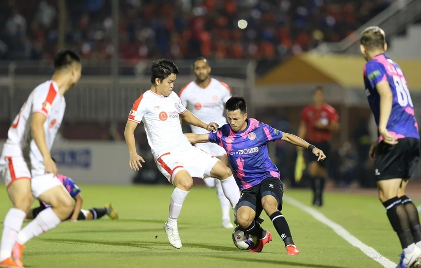 Sài Gòn FC ở thế dựa lưng tường vẫn có khả năng lấy điểm trên sân Vinh. Ảnh: ANH PHƯƠNG. Sài Gòn FC ở thế dựa lưng tường vẫn có khả năng lấy điểm trên sân Vinh. Ảnh: ANH PHƯƠNG.