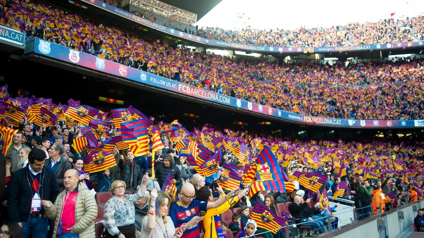 Cổ động viên Barca đồng loạt hô vang tên Messi trong trận chủ nhà Camp Nou thua nặng Bayern Munich 0-3. Ảnh: GETTY. Cổ động viên Barca đồng loạt hô vang tên Messi trong trận chủ nhà Camp Nou thua nặng Bayern Munich 0-3. Ảnh: GETTY.