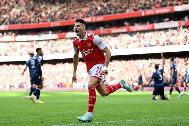 Chân sút người Brazil khai hỏa trong trận vùi dập Nottingham Forest 5-0 để lấy lại ngôi đầu bảng từ tay Man City. Ảnh: GETTY.