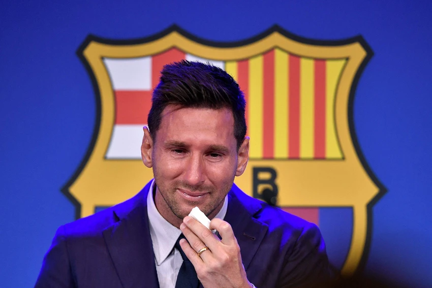 Messi từng rơi nước mắt đau xót khi phải chia tay Barca mà anh vẫn nghi ngờ có một âm mưu ở sân Camp Nou. Ảnh: GETTY. Messi từng rơi nước mắt đau xót khi phải chia tay Barca mà anh vẫn nghi ngờ có một âm mưu ở sân Camp Nou. Ảnh: GETTY.
