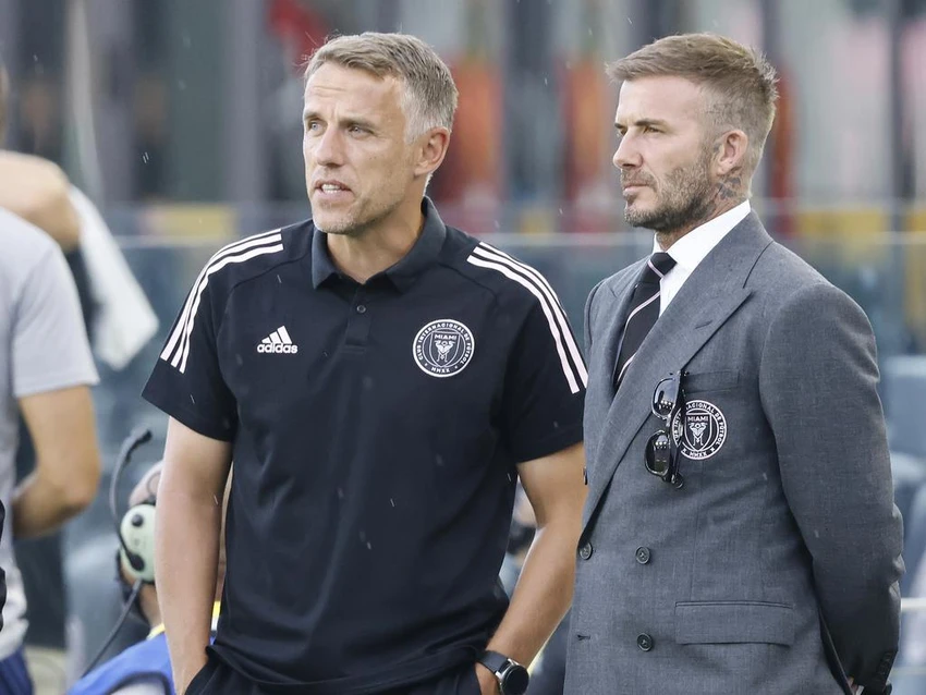 Đồng đội cũ của đồng sở hữu Inter Miami - Phil Neville bị người hâm mộ phản ứng dữ dội về khả năng huấn luyện Messi trong tương lai. Ảnh: GETTY. Đồng đội cũ của đồng sở hữu Inter Miami - Phil Neville bị người hâm mộ phản ứng dữ dội về khả năng huấn luyện Messi trong tương lai. Ảnh: GETTY.
