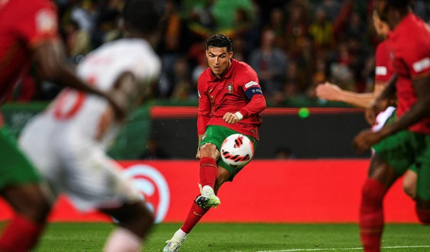 Tiền đạo người Bồ Đào Nha có nhiều quyền năng trên tuyển. Ảnh: GETTY. Cristiano ronaldo