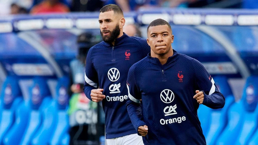 Quả bóng vàng 2022 Benzema không lo lắng nếu chia tay tuyển Pháp vì đang có nhiều tiền đạo trẻ triển vọng như Mbappe. Ảnh: GETTY. Kylian Mbappe