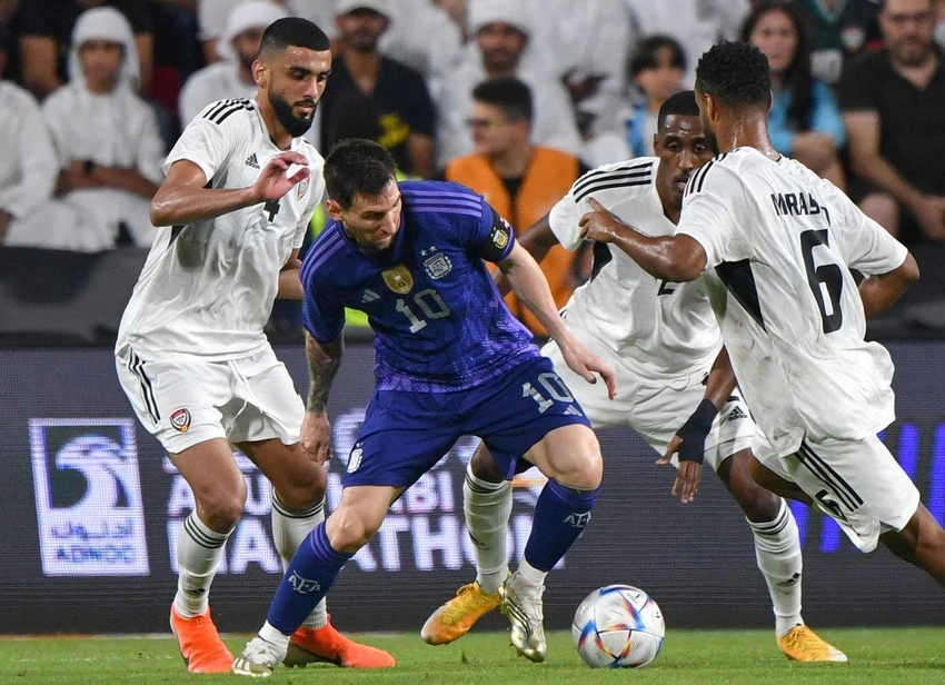 Messi vừa khai hỏa cho Argentina trong trận giao hữu rạng sáng 17-11 đại thắng chủ nhà UAE 5-0. Ảnh: GETTY. Messi vừa khai hỏa cho Argentina trong trận giao hữu rạng sáng 17-11 đại thắng chủ nhà UAE 5-0. Ảnh: GETTY.