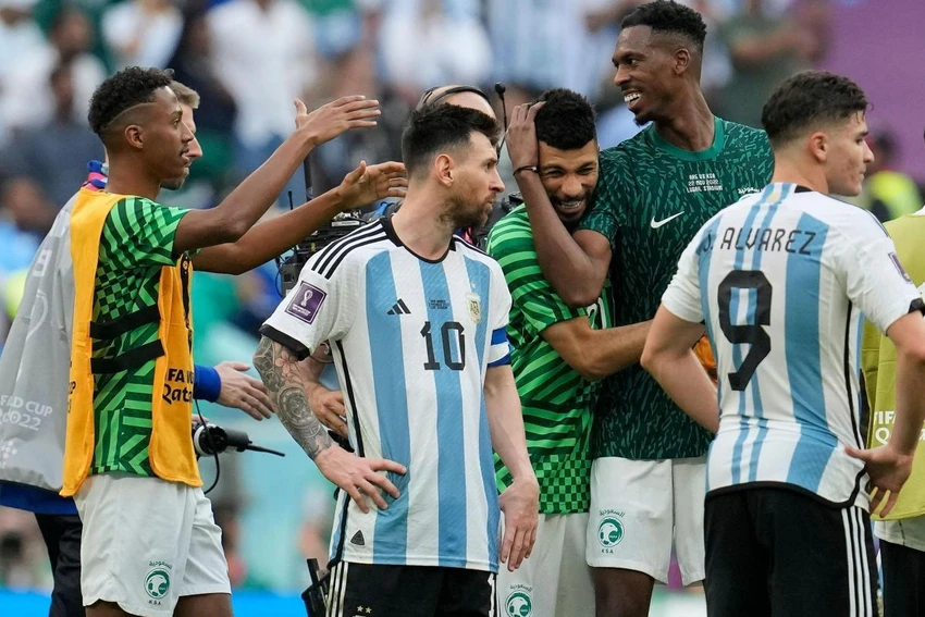 Giành chiến thắng đội bóng của Messi là một kỳ tích của bóng đá Saudi Arabia. Ảnh: GETTY. Giành chiến thắng đội bóng của Messi là một kỳ tích của bóng đá Saudi Arabia. Ảnh: GETTY.