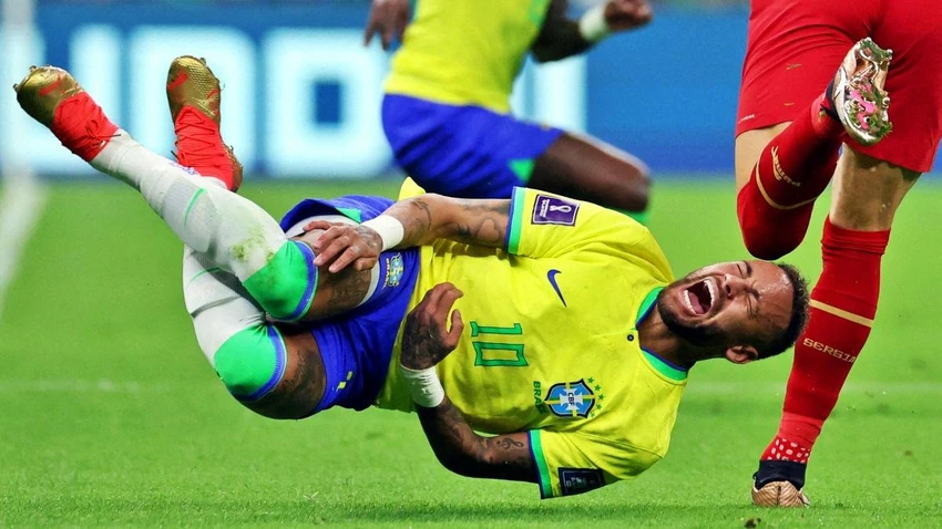 Chấn thương của Neymar khiến anh bỏ lỡ các trận đấu vòng bảng World Cup. Ảnh: GETTY. Chấn thương của Neymar khiến anh bỏ lỡ các trận đấu vòng bảng World Cup. Ảnh: GETTY.