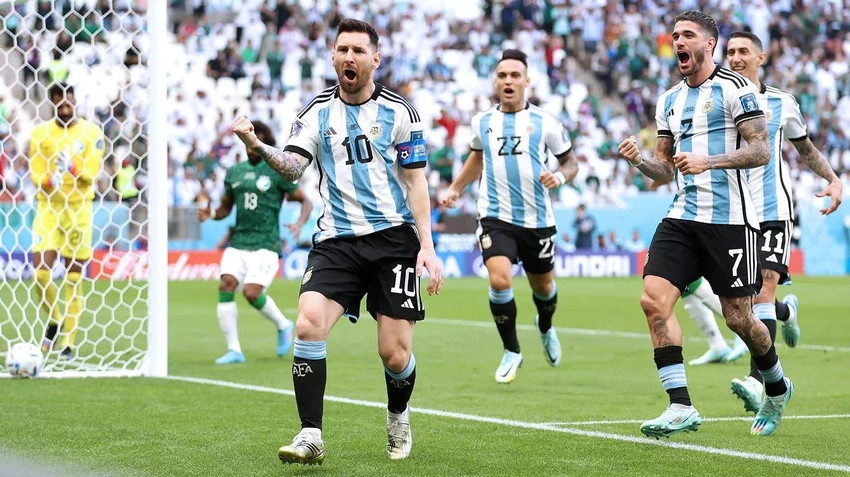 Sau bàn thắng vào lưới Saudi Arabia và Mexico, tiền đạo Messi có 8 bàn ở World Cup đồng thời trở thành người đầu tiên có kiến tạo trong năm mùa cúp thế giới khác nhau. Ảnh: GETTY. Sau bàn thắng vào lưới Saudi Arabia và Mexico, tiền đạo Messi có 8 bàn ở World Cup đồng thời trở thành người đầu tiên có kiến tạo trong năm mùa cúp thế giới khác nhau. Ảnh: GETTY.