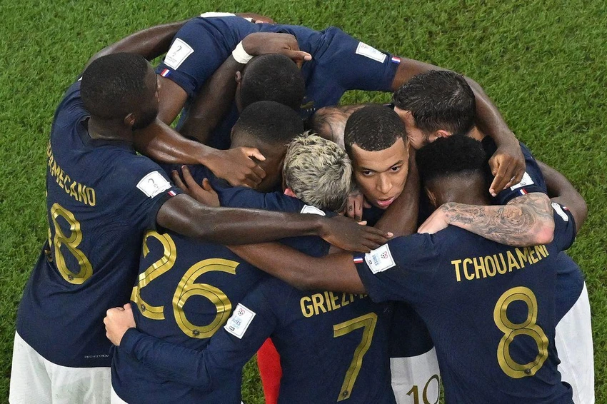 Mbappe tỏa sáng trong hai trận đấu của tuyển Pháp giúp đội nhà sớm giành vé vào vòng loại trực tiếp. Ảnh: GETTY. Mbappe tỏa sáng trong hai trận đấu của tuyển Pháp giúp đội nhà sớm giành vé vào vòng loại trực tiếp. Ảnh: GETTY.