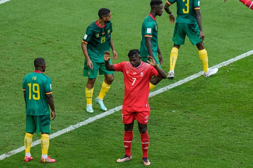 Chân sút Embolo của Thụy Sĩ tin tưởng mình và đồng đội sẽ tiễn Ronaldo về nước. Ảnh: GETTY.