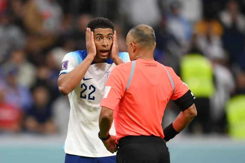 Bellingham ức chế với cách điều khiển của trọng tài Sampaio. Ảnh: GETTY. Bellingham ức chế với cách điều khiển của trọng tài Sampaio. Ảnh: GETTY.