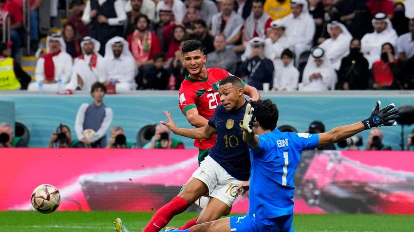 Mbappe có góp công trong hai bàn thắng giúp đồng đội qua mặt Morocco để vào chung kết World Cup 2022 vào đêm 18-12. Ảnh: GETTY. Mbappe có góp công trong hai bàn thắng giúp đồng đội qua mặt Morocco để vào chung kết World Cup 2022 vào đêm 18-12. Ảnh: GETTY.