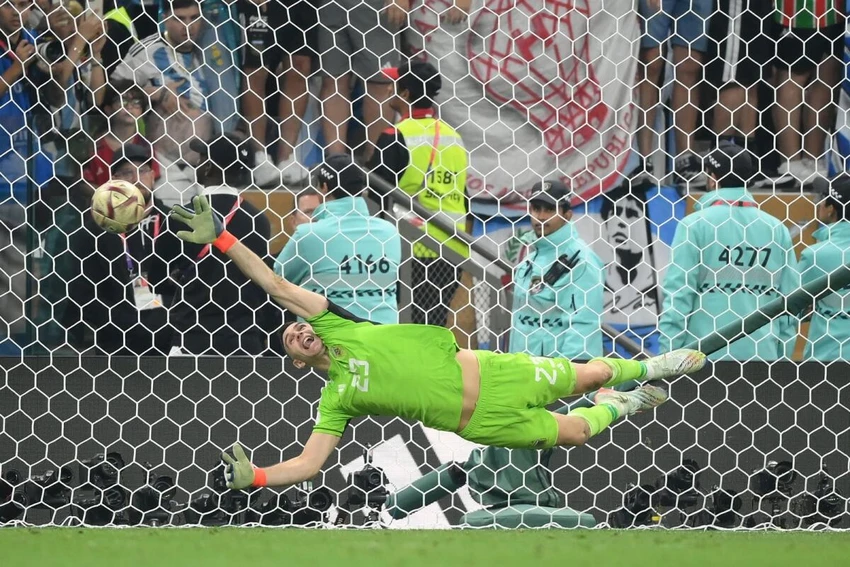 Thủ môn của Argentina góp công lớn trong loạt sút luân lưu 11 mét. Ảnh: GETTY. Thủ môn của Argentina góp công lớn trong loạt sút luân lưu 11 mét. Ảnh: GETTY.