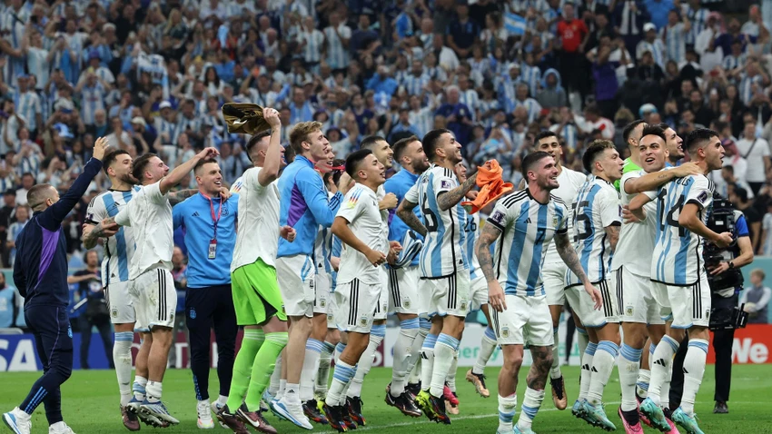 Đội tuyển Argentina vui mừng sau 36 năm mới vô địch thế giới trở lại. Ảnh: GETTY. Đội tuyển Argentina vui mừng sau 36 năm mới vô địch thế giới trở lại. Ảnh: GETTY.