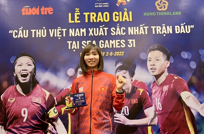 ... và trở thành cầu thủ xuất sắc nhất trận thắng Philippines ở SEA Games 31... ... và trở thành cầu thủ xuất sắc nhất trận thắng Philippines ở SEA Games 31...