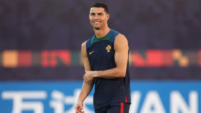 Cầu thủ tự do Ronaldo đang chờ hoàn tất các cuộc đàm phán và thủ tục để đầu quân cho CLB của châu Á. Ảnh: GETTY. Cầu thủ tự do Ronaldo đang chờ hoàn tất các cuộc đàm phán và thủ tục để đầu quân cho CLB của châu Á. Ảnh: GETTY.
