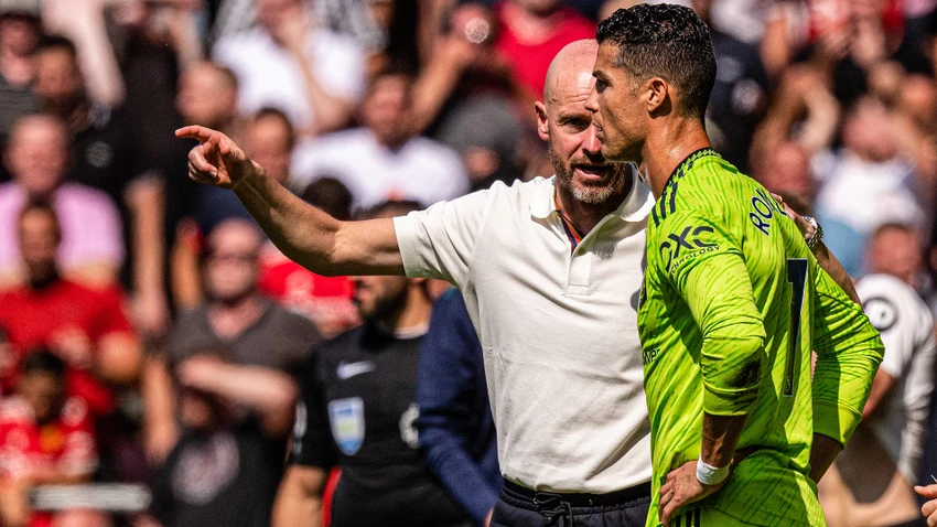Mâu thuẫn với HLV Ten Hag cùng một số lãnh đạo Man United khiến chân sút Ronaldo phải chia tay sân Old Trafford. Ảnh: GETTY.