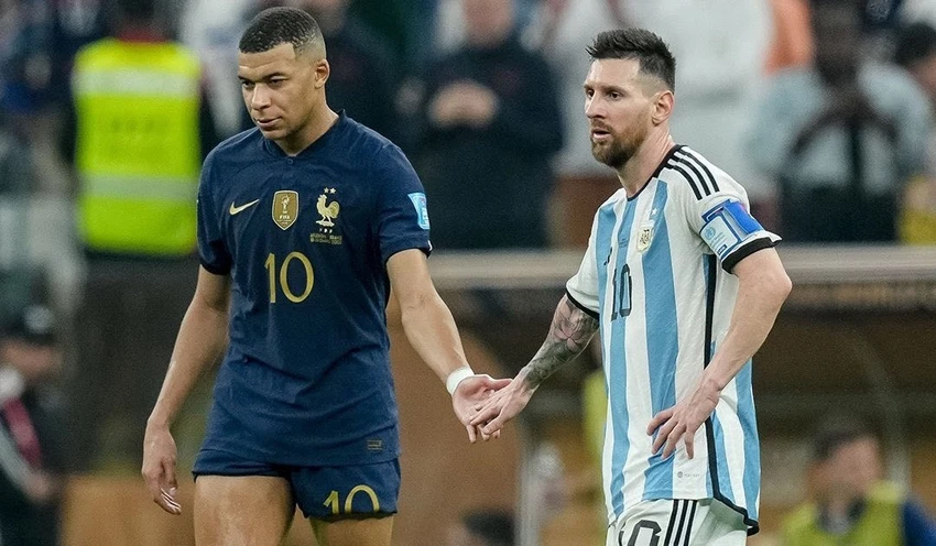 Mbappe và tuyển Pháp đã thua Messi cùng đồng đội Argentina trong trận chung kết World Cup 2022. Ảnh: GETTY. Mbappe và tuyển Pháp đã thua Messi cùng đồng đội Argentina trong trận chung kết World Cup 2022. Ảnh: GETTY.