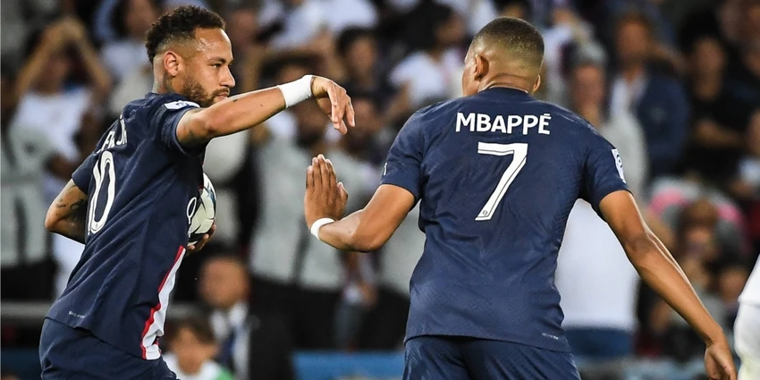 Trong khi Messi còn nghỉ ngơi sau World Cup, hai đàn em Neymar và Mbappe là chân sút chủ lực của PSG. Ảnh: GETTY. Trong khi Messi còn nghỉ ngơi sau World Cup, hai đàn em Neymar và Mbappe là chân sút chủ lực của PSG. Ảnh: GETTY.
