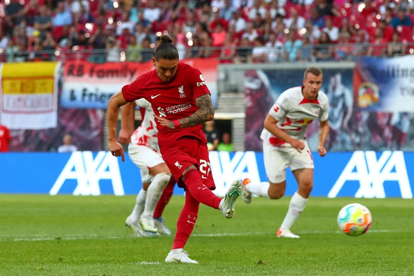 Nunez chưa chứng tỏ giá trị cao của mình trong màu áo Liverpool. Ảnh: GETTY.