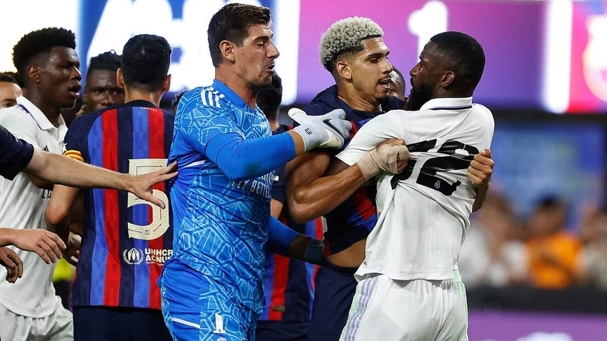 Phong độ không tốt của Real đã khiến họ thua đau Barca 1-3 trong trận Siêu cúp Tây Ban Nha vừa tổ chức ở Saudi Arabia. Ảnh: GETTY. Phong độ không tốt của Real đã khiến họ thua đau Barca 1-3 trong trận Siêu cúp Tây Ban Nha vừa tổ chức ở Saudi Arabia. Ảnh: GETTY.