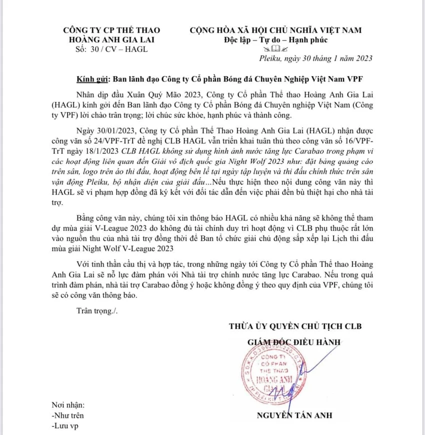 ... và gần nửa đêm, CLB đã phúc đáp VPF với nội dung có thể sẽ nghỉ chơi V-League nếu nhà tài trợ không đồng ý. Ảnh: ANH THẮNG.
