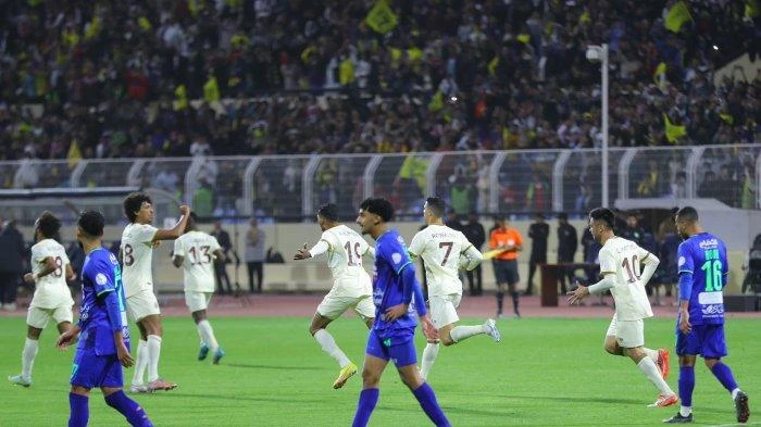 Thủ quân của Al Nassr ghi bàn thắng muộn ở phút bù giờ gỡ 2-2. Ảnh: GETTY. Thủ quân của Al Nassr ghi bàn thắng muộn ở phút bù giờ gỡ 2-2. Ảnh: GETTY.
