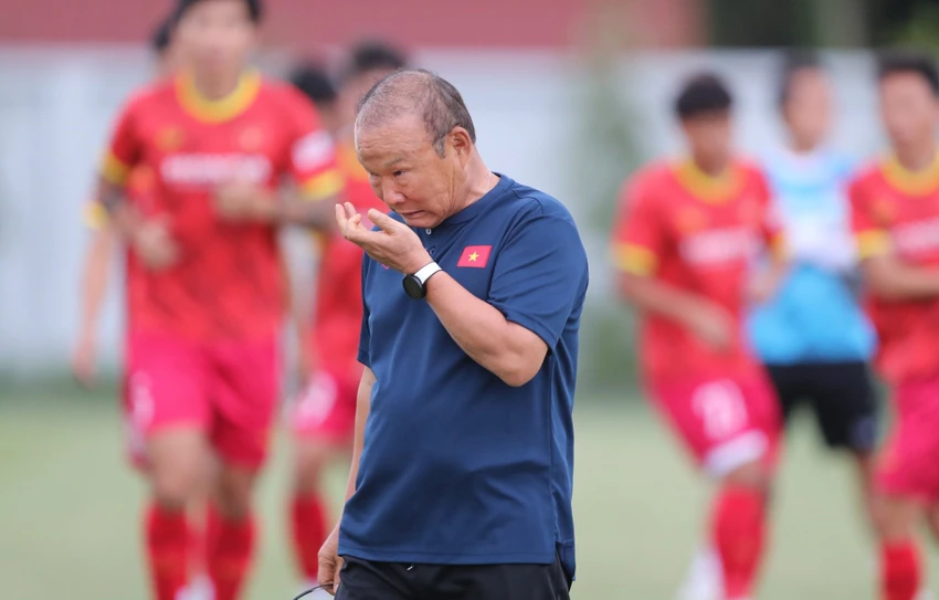 Thầy Hàn chia sẻ ông rất nhớ các cầu thủ Việt Nam. Ảnh: ANH PHƯƠNG. Thầy Hàn chia sẻ ông rất nhớ các cầu thủ Việt Nam. Ảnh: ANH PHƯƠNG.