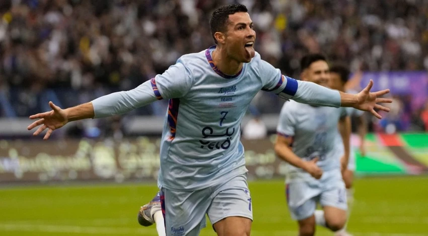 Siêu sao người Bồ Đào Nha vừa có cú hat trick 61 trong sự nghiệp khi ghi bốn bàn vào lưới Al Wehda. Ảnh: GETTY.