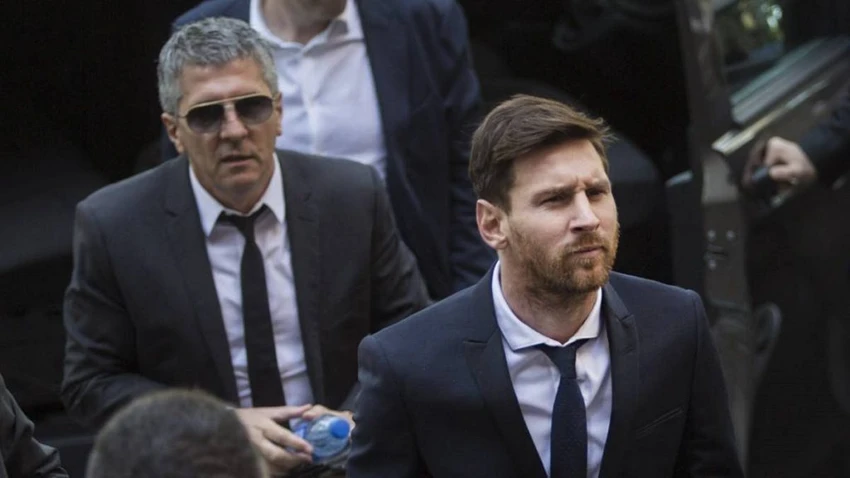 Cha của Messi cũng là người đại diện Jorge luôn theo sát con trai mình trong nhiều sự kiện. Ảnh: GETTY. Cha của Messi cũng là người đại diện Jorge luôn theo sát con trai mình trong nhiều sự kiện. Ảnh: GETTY.