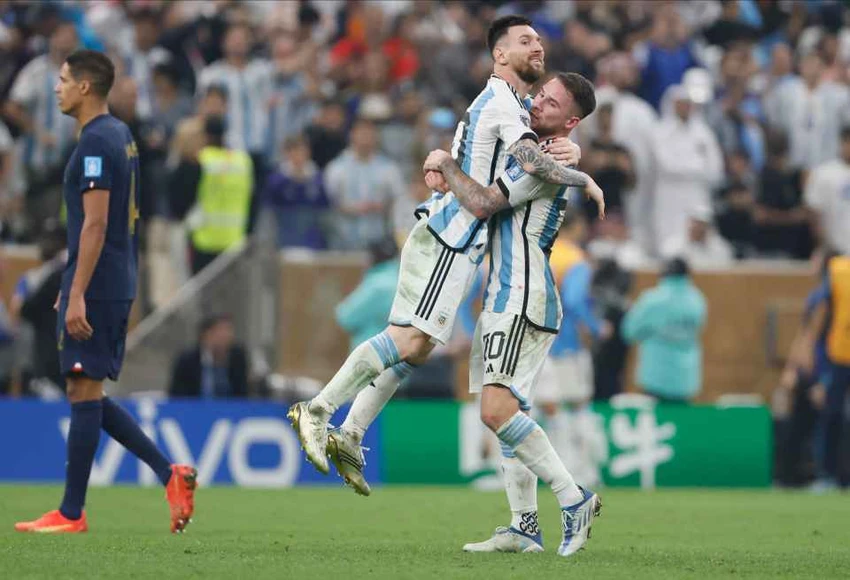 Mac Allister trân trọng đồng đội Messi và cho rằng chân sút của Argentina là người giỏi nhất thế giới. Ảnh: GETTY. Mac Allister trân trọng đồng đội Messi và cho rằng chân sút của Argentina là người giỏi nhất thế giới. Ảnh: GETTY.