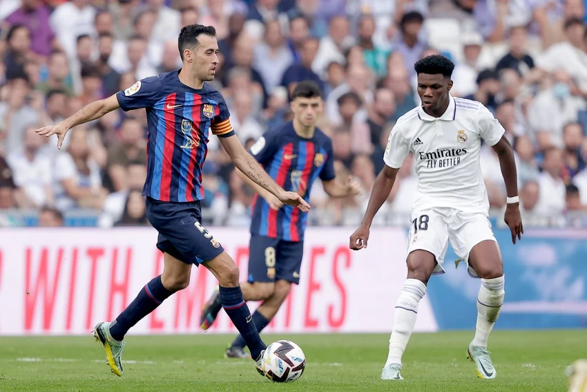 Real Madrid đang bị đối thủ lớn Barca vượt hơn 9 điểm trên bảng xếp hạng La Liga. Ảnh: GETTY.