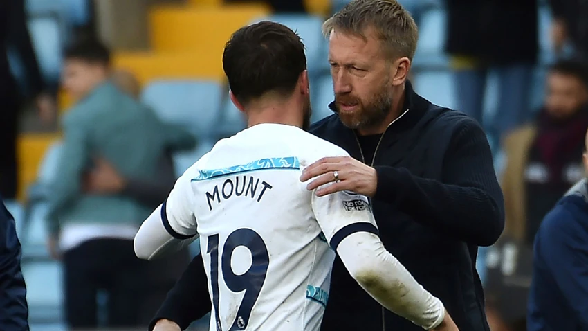 Tương lai của HLV Potter và Mason Mount không chắc chắn ở The Blues. Ảnh: GETTY.