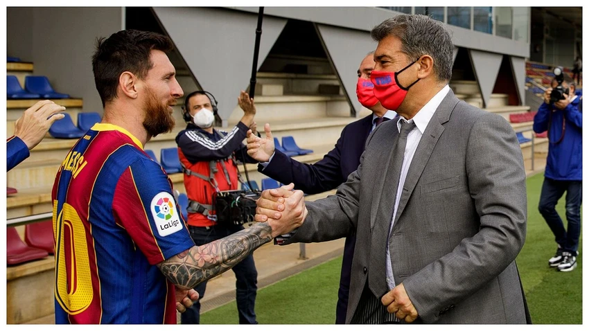 Mối quan hệ giữa Chủ tịch Laporta và Messi không còn khăng khít như xưa. Ảnh: GETTY. Mối quan hệ giữa Chủ tịch Laporta và Messi không còn khăng khít như xưa. Ảnh: GETTY.