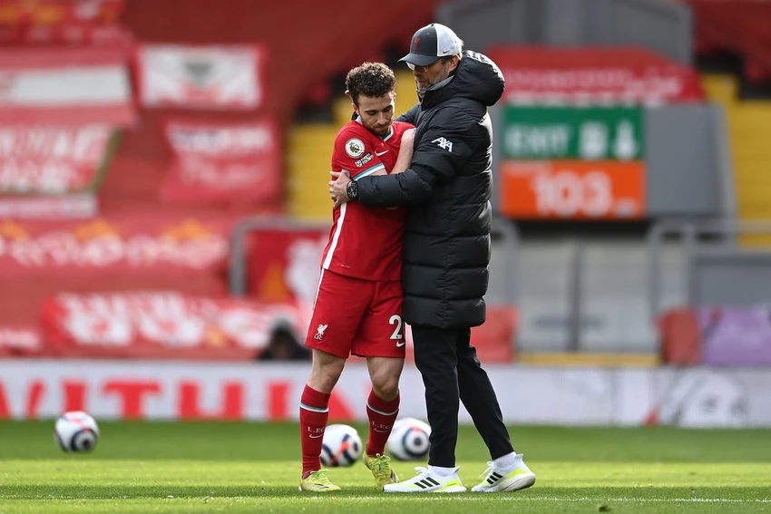 HLV Klopp hy vọng vào 1% lật ngược ván cờ thế ở sân khách Real Madrid nhưng điều này khó thành hiện thực. Ảnh: GETTY. HLV Klopp hy vọng vào 1% lật ngược ván cờ thế ở sân khách Real Madrid nhưng điều này khó thành hiện thực. Ảnh: GETTY.