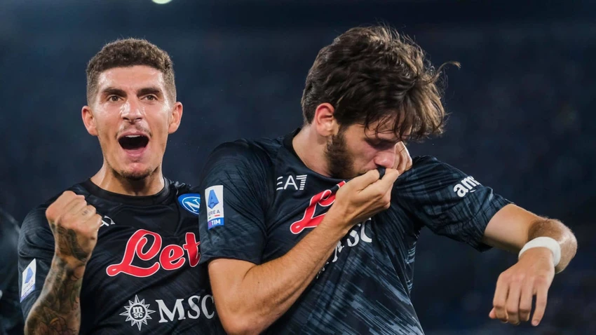 Chân sút Kvaratskhelia 22 tuổi có nhiều triển vọng gia nhập Man United. Ảnh: GETTY. Chân sút Kvaratskhelia 22 tuổi có nhiều triển vọng gia nhập Man United. Ảnh: GETTY.