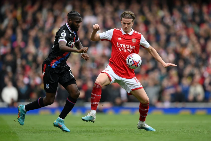 Holding lần đầu tiên ra sân ở Premier League đã chơi rất xuất sắc. Ảnh: GETTY. Holding lần đầu tiên ra sân ở Premier League đã chơi rất xuất sắc. Ảnh: GETTY.