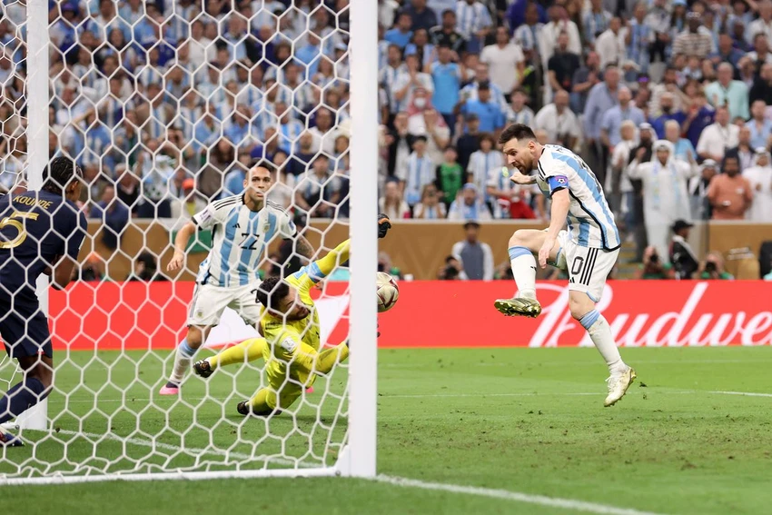 Messi đã ghi 98 bàn thắng cho tuyển Argentina sau hai lần sút thủng lưới Pháp ở chung kết World Cup 2022. Ảnh: GETTY. Messi đã ghi 98 bàn thắng cho tuyển Argentina sau hai lần sút thủng lưới Pháp ở chung kết World Cup 2022. Ảnh: GETTY.